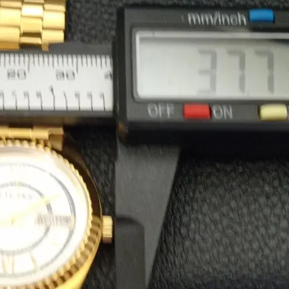 Vintage 1983 Citizen Automatic Mens Gold Watch W/daydate & White accents - Picture 7 of 8